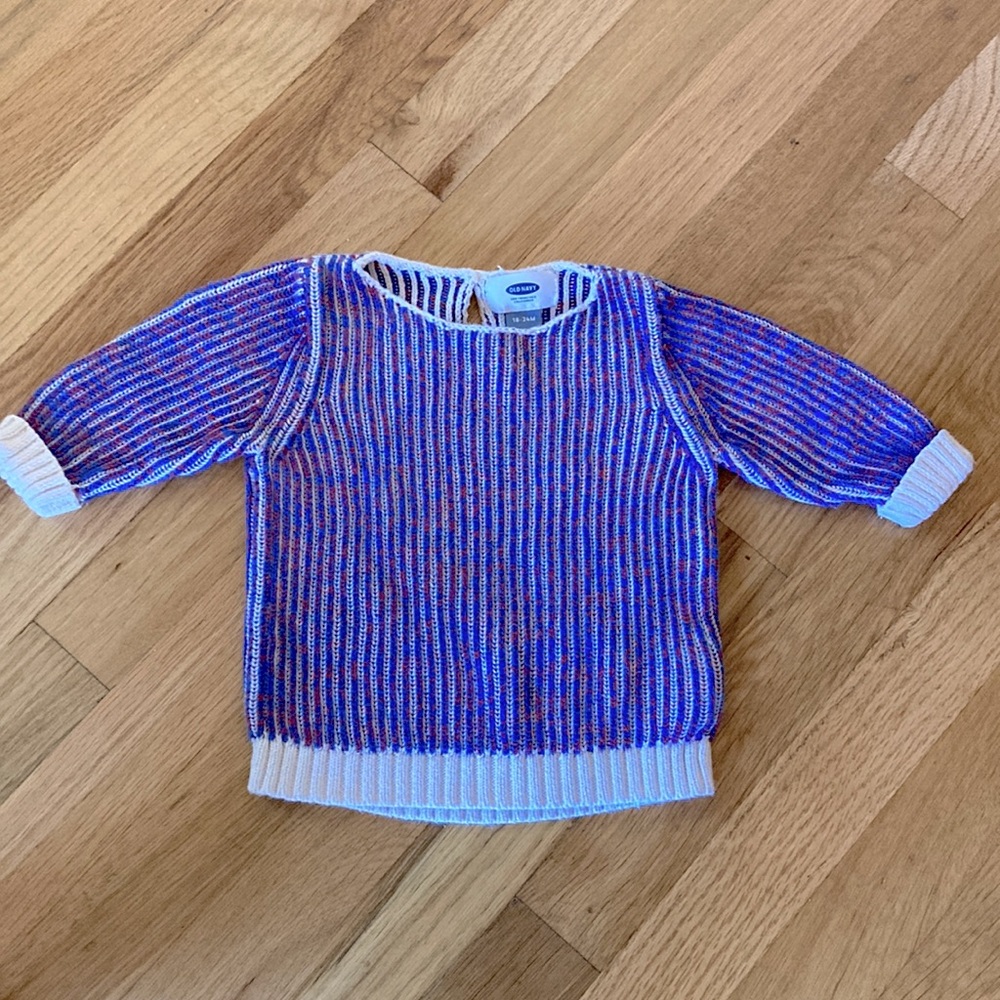 LIKE NEW Old Navy keyhole w/button red white & blue sweater 3/4 sleeve w/cuff